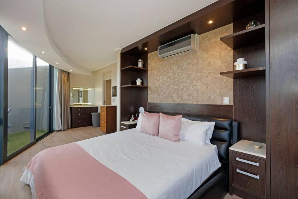 Apartamento Grand Penthouse / Backup Power / Stunning *