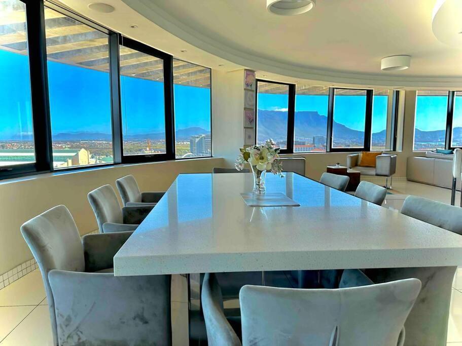 Apartamento Grand Penthouse / Backup Power / Stunning